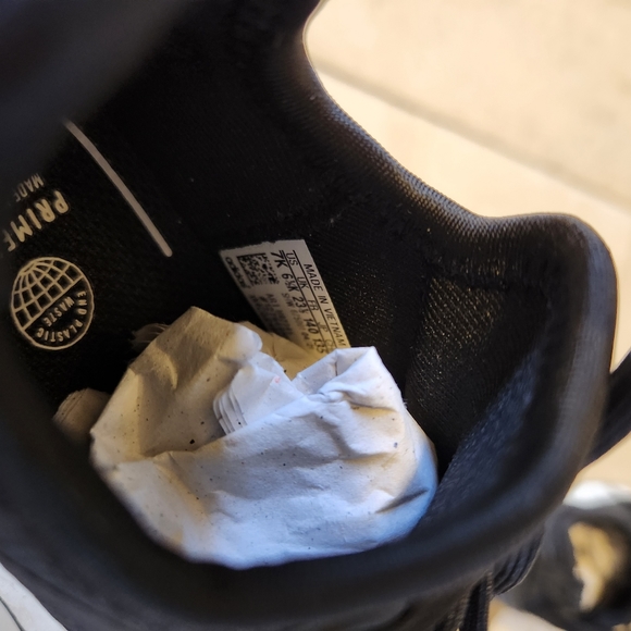 Toddler 7T Black Adidas NMD R1 - Picture 6 of 9